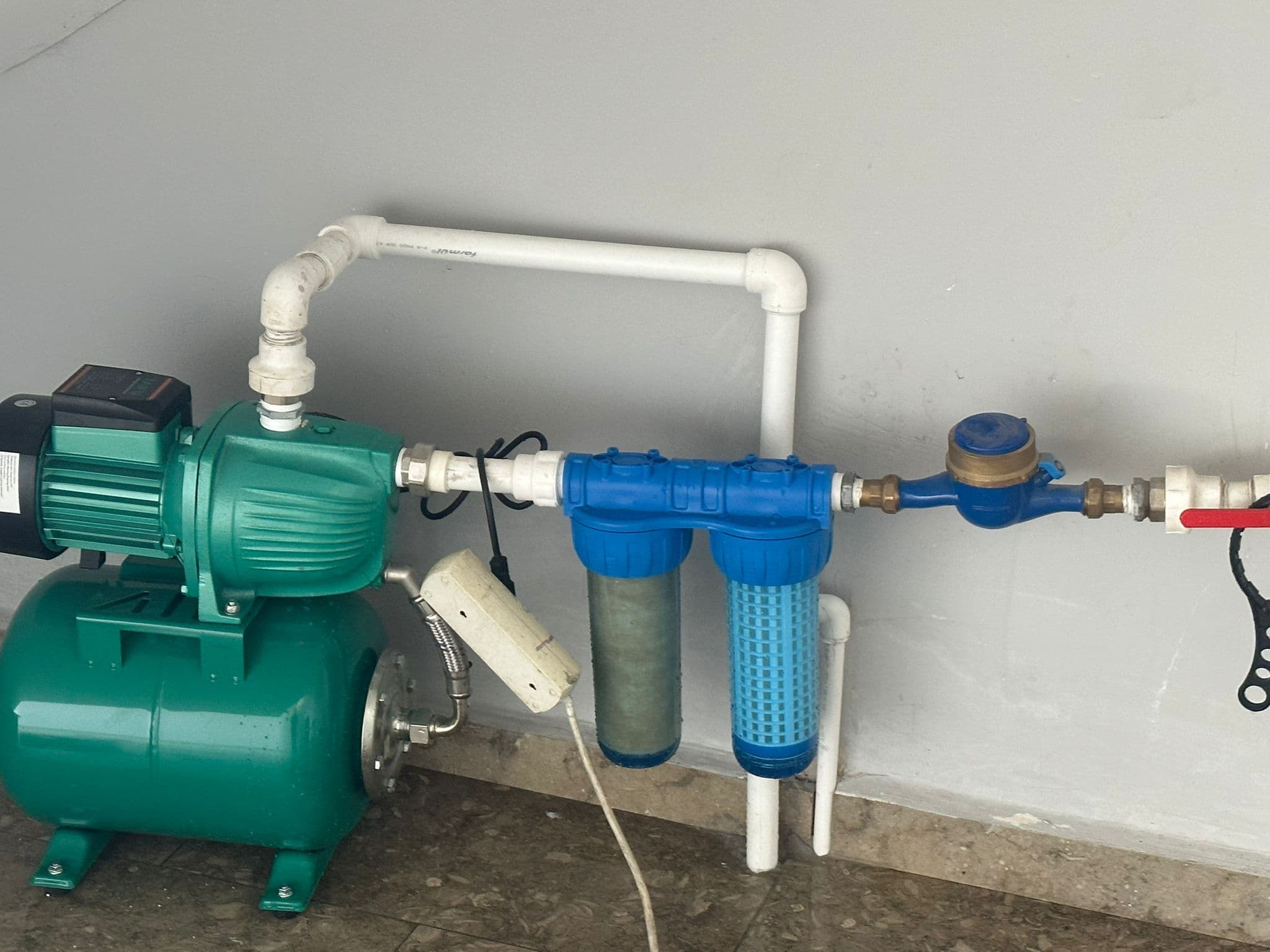 Su motoru ve filtre sistemi kurulumu